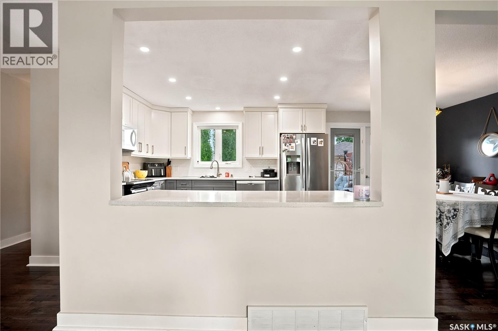 1313 Prince Crescent, Moose Jaw, SK - Indoor Photo Showing Kitchen