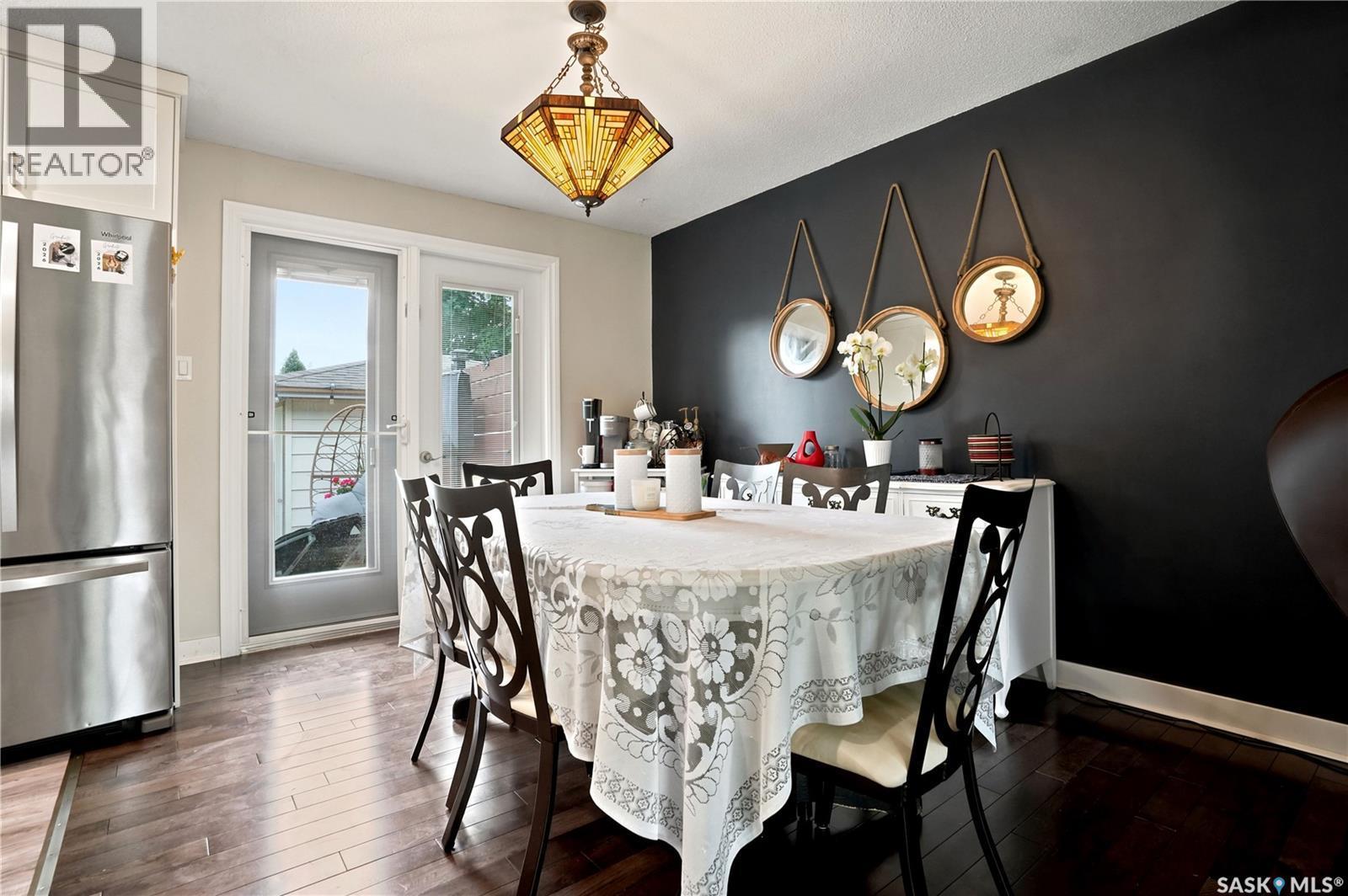 1313 Prince Crescent, Moose Jaw, SK - Indoor Photo Showing Dining Room