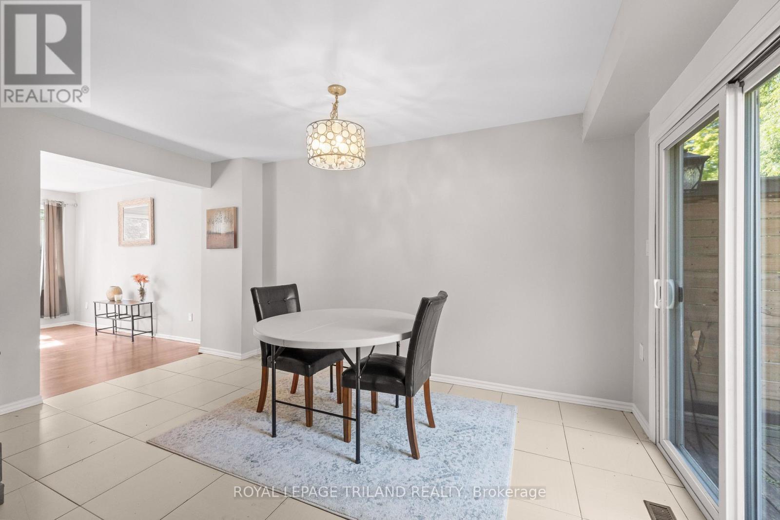 1769 Aldersbrook Road, London North (North F), ON - Indoor Photo Showing Dining Room