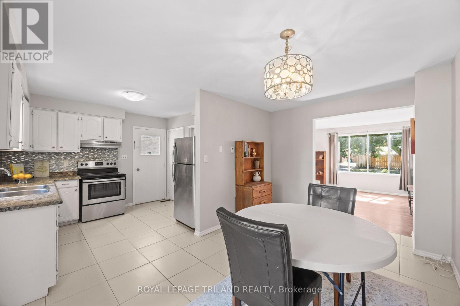 1769 Aldersbrook Road, London North (North F), ON - Indoor