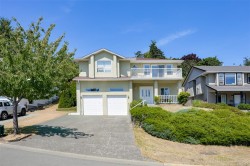 2304 Kami Crt View Royal, BC V9E 1L3