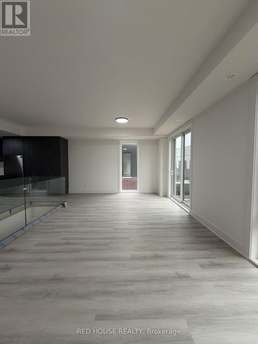 131 Everett Common, St. Catharines, ON - Indoor Photo Showing Other Room