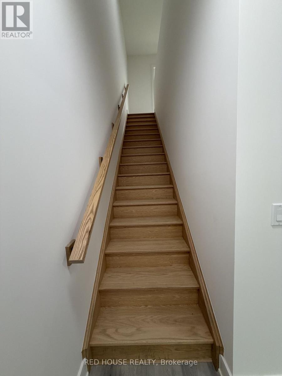 131 Everett Common, St. Catharines, ON - Indoor Photo Showing Other Room