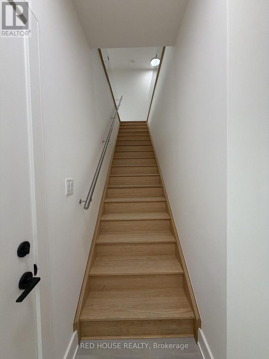 131 Everett Common, St. Catharines, ON - Indoor Photo Showing Other Room