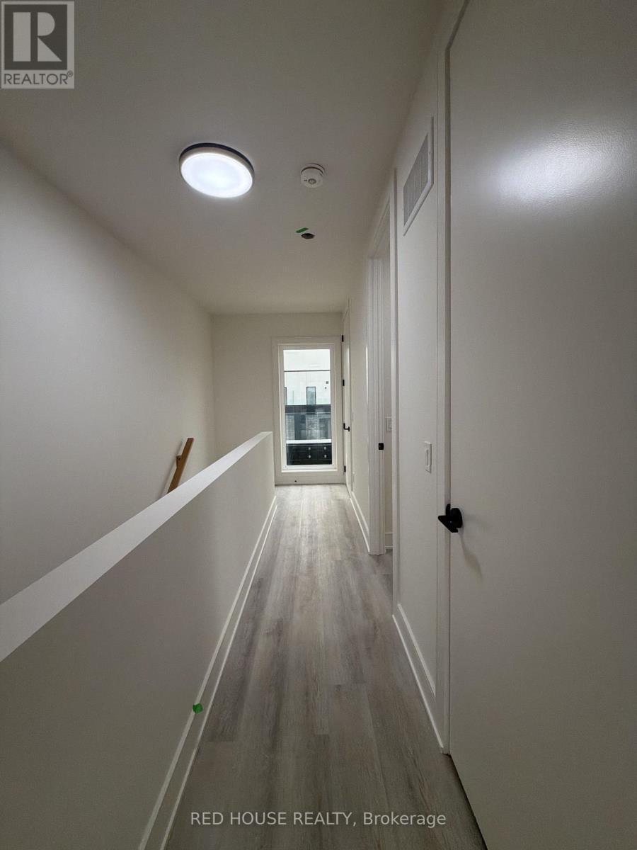 131 Everett Common, St. Catharines, ON - Indoor Photo Showing Other Room