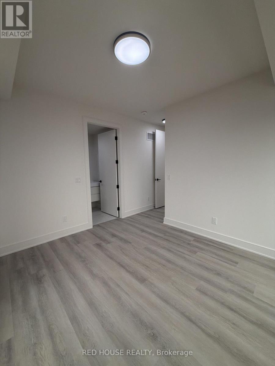 131 Everett Common, St. Catharines, ON - Indoor Photo Showing Other Room