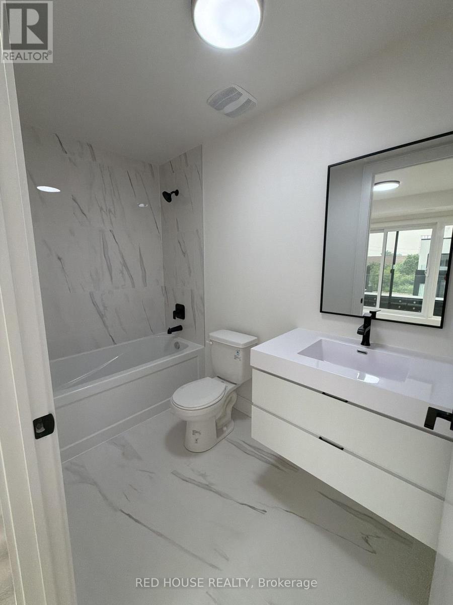 131 Everett Common, St. Catharines, ON - Indoor Photo Showing Bathroom