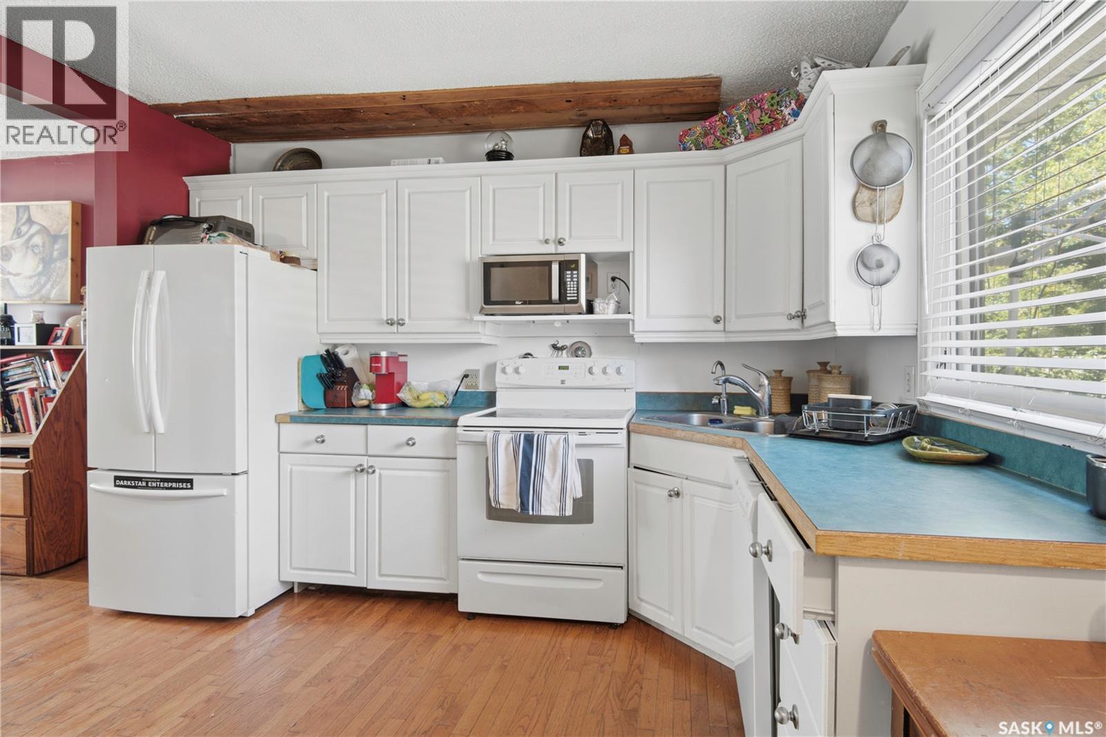 700 Argyle Street, Regina, SK - Indoor Photo Showing Kitchen