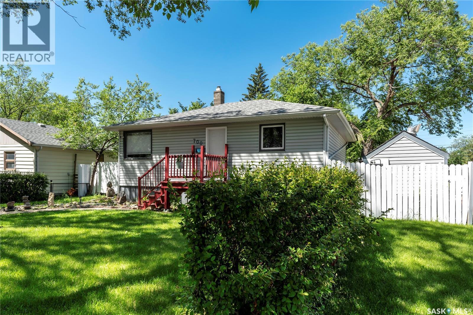 700 Argyle Street, Regina, SK - Outdoor With Deck Patio Veranda