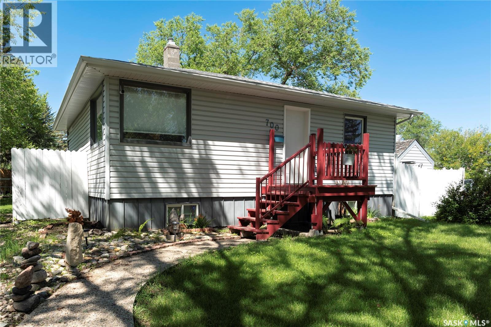700 Argyle Street, Regina, SK - Outdoor With Deck Patio Veranda