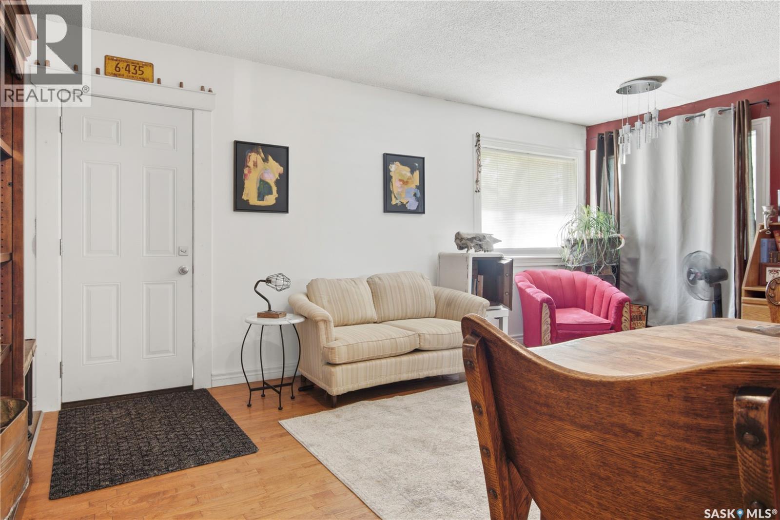 700 Argyle Street, Regina, SK - Indoor