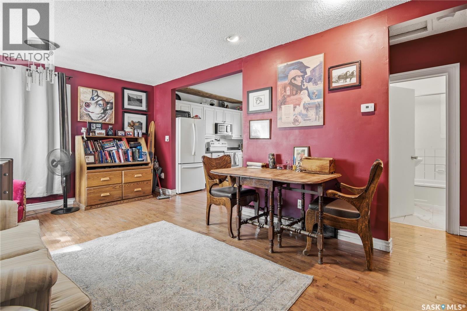 700 Argyle Street, Regina, SK - Indoor