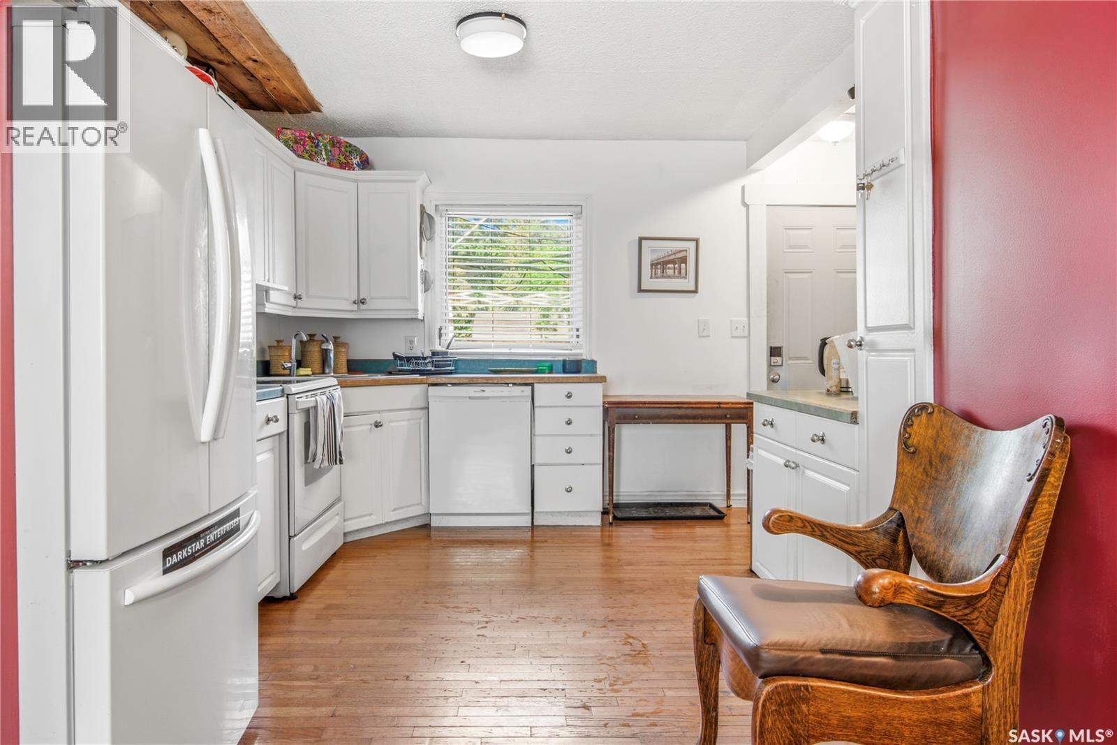 700 Argyle Street, Regina, SK - Indoor Photo Showing Kitchen