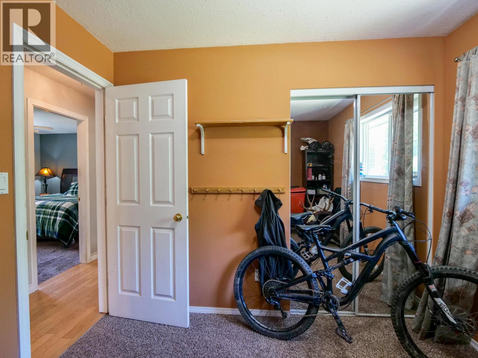 3482 Kirkham Road, Quesnel, BC - Indoor Photo Showing Gym Room