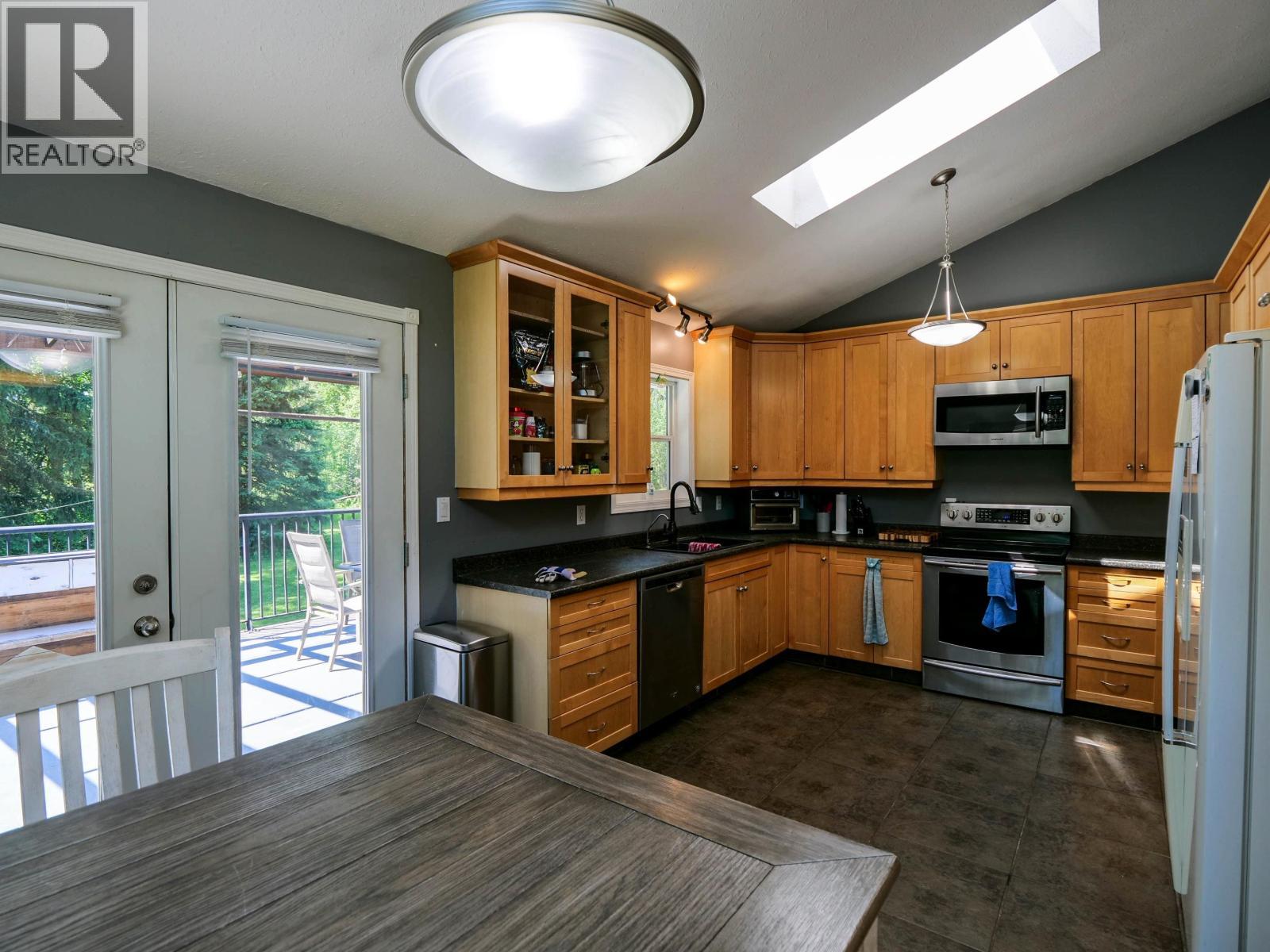 3482 Kirkham Road, Quesnel, BC - Indoor Photo Showing Kitchen