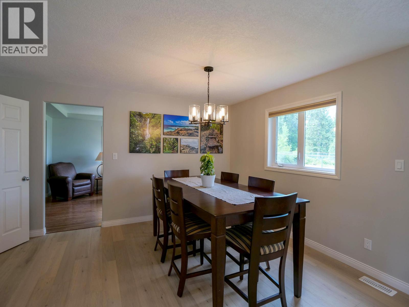 1551 View Drive, Quesnel, BC - Indoor Photo Showing Dining Room