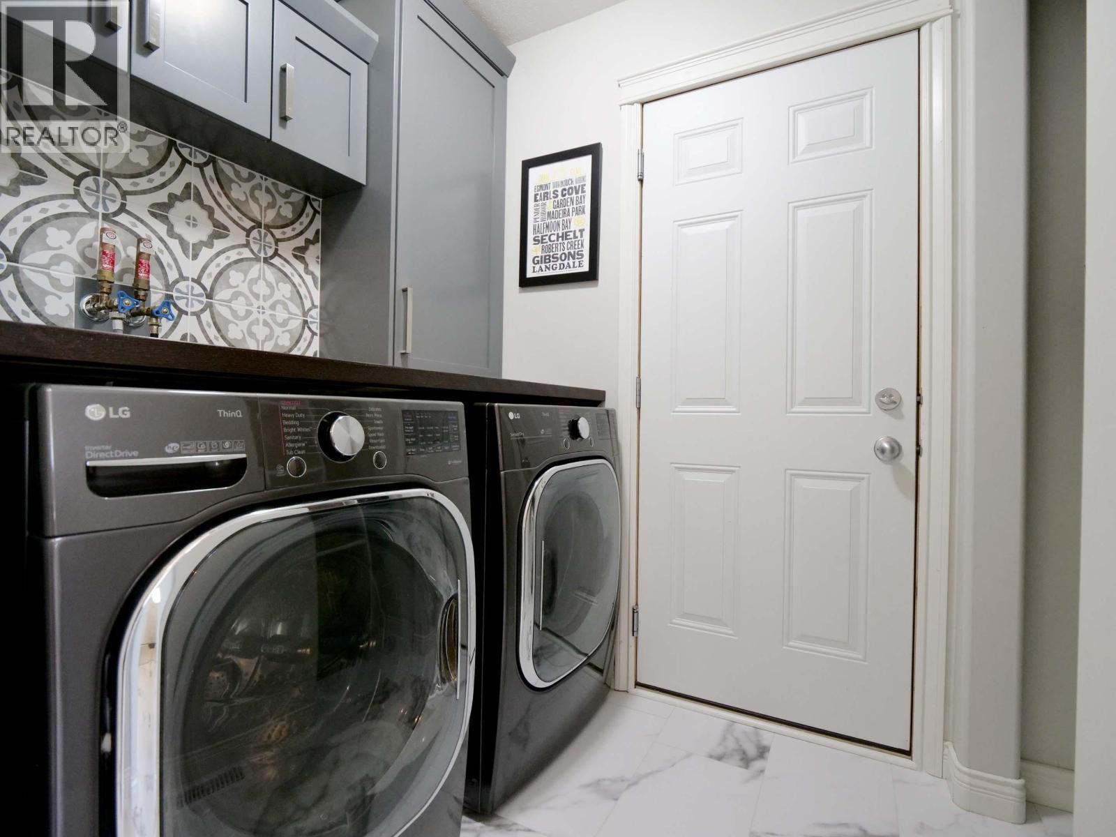 1551 View Drive, Quesnel, BC - Indoor Photo Showing Laundry Room