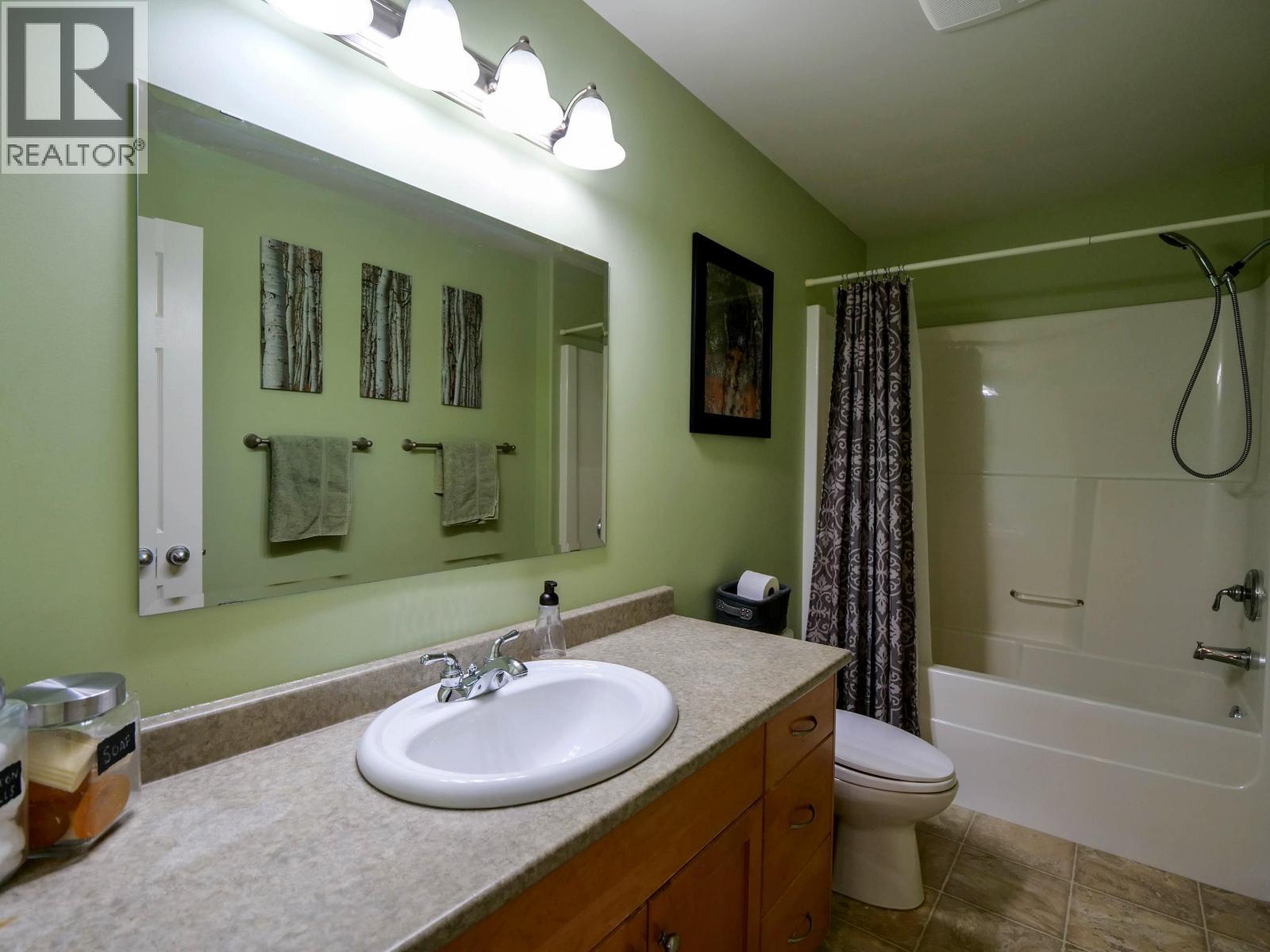 1551 View Drive, Quesnel, BC - Indoor Photo Showing Bathroom