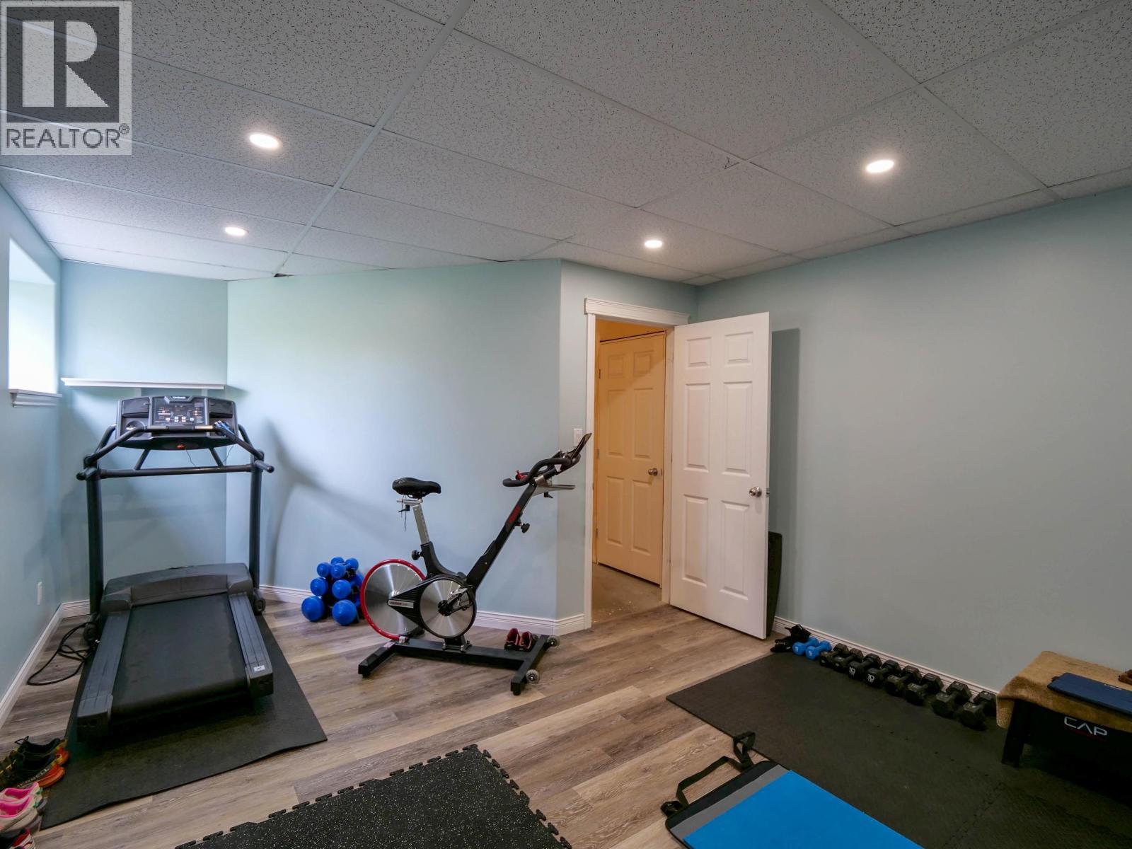 1551 View Drive, Quesnel, BC - Indoor Photo Showing Gym Room