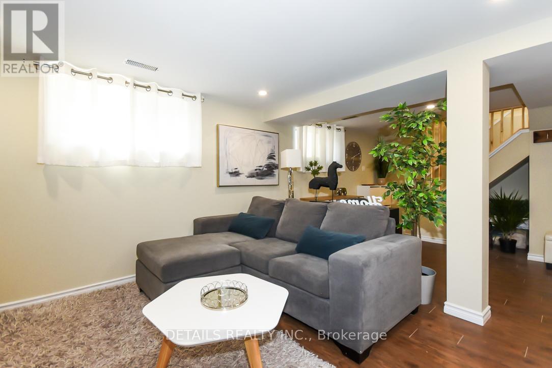 B - 2151 Lambeth Walk, Ottawa, ON - Indoor Photo Showing Living Room