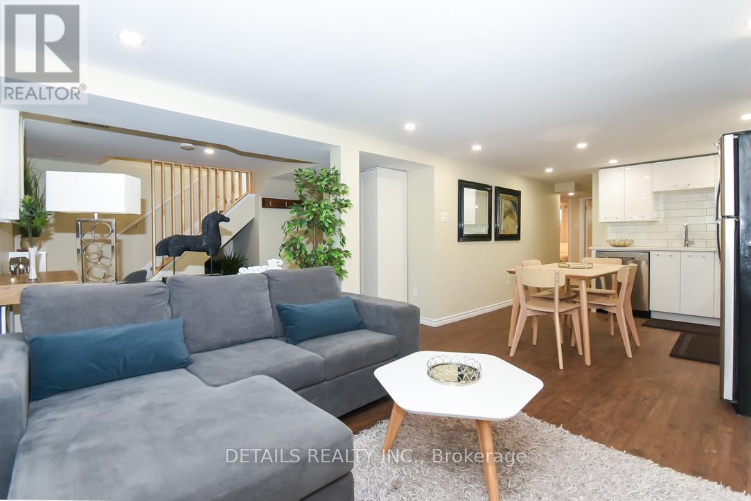 B - 2151 Lambeth Walk, Ottawa, ON - Indoor Photo Showing Living Room