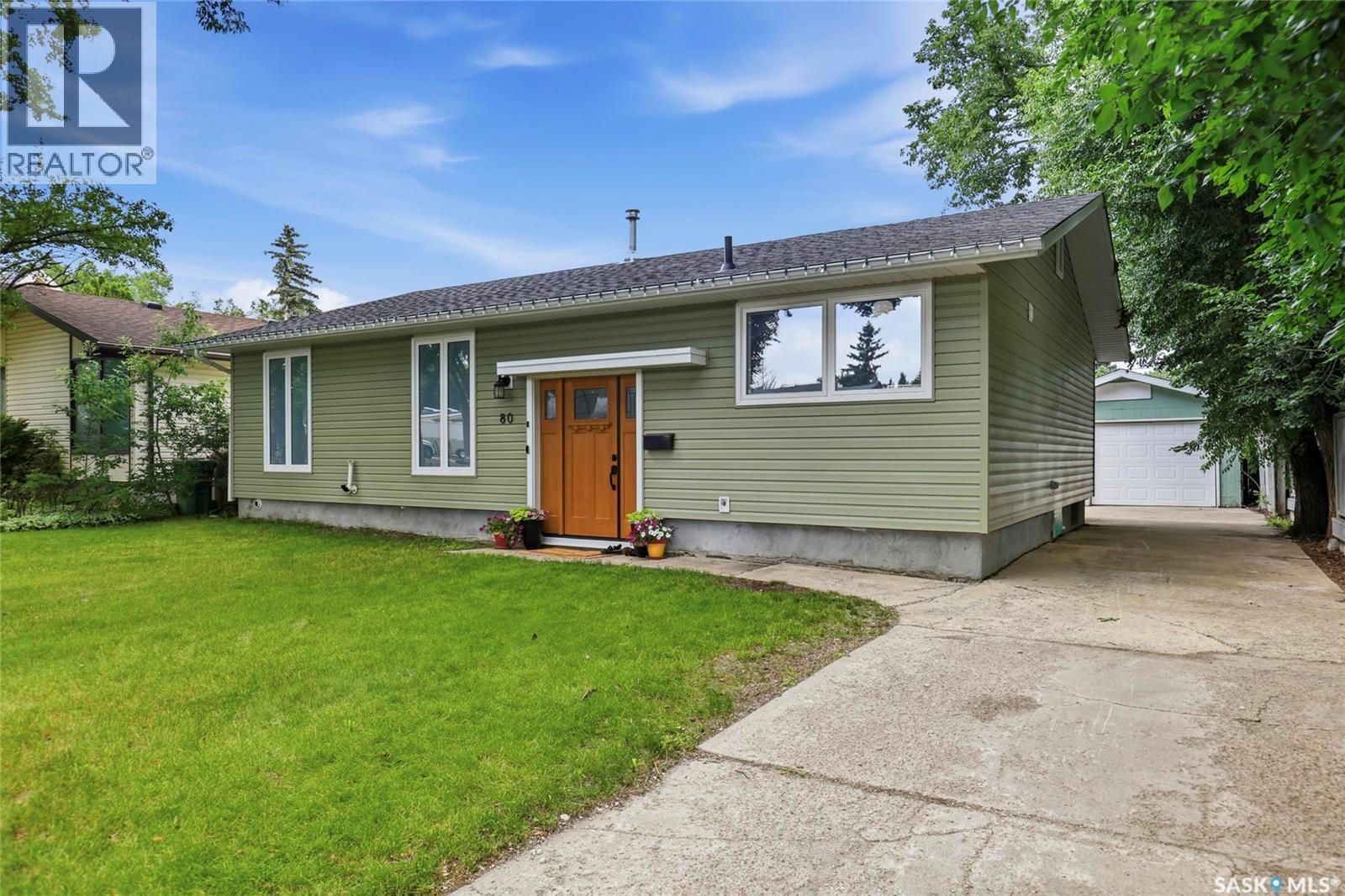 80 Cameron Crescent, Regina, SK - Outdoor With Exterior
