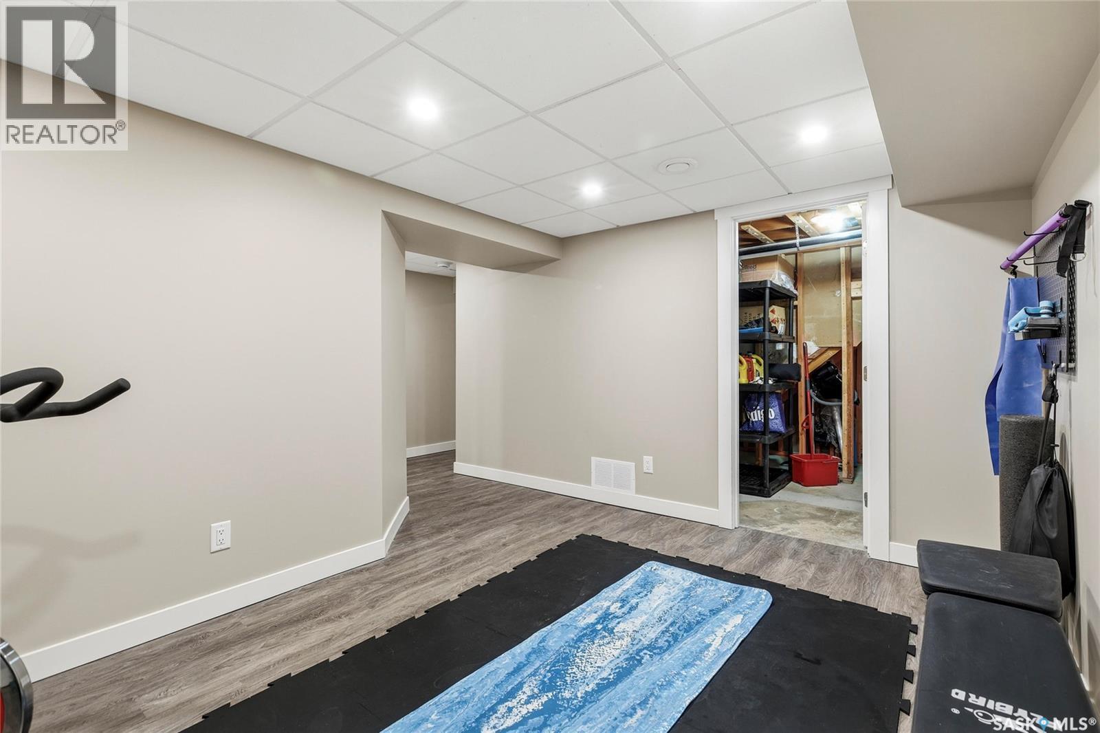 80 Cameron Crescent, Regina, SK - Indoor