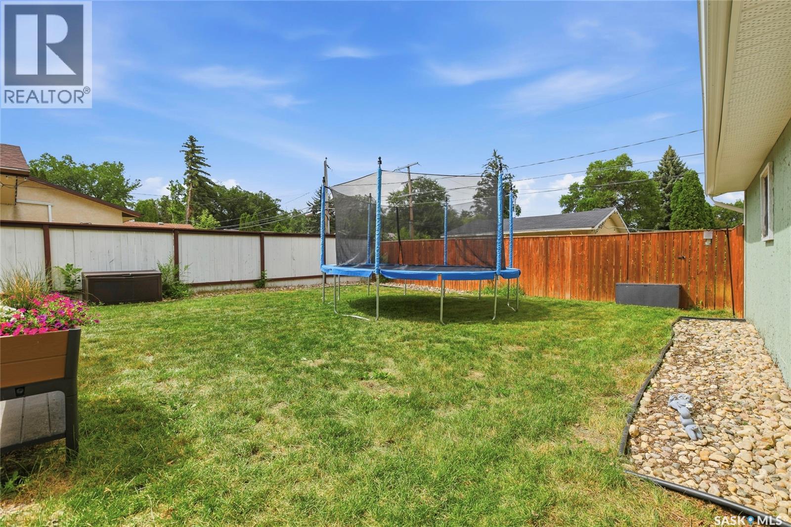 80 Cameron Crescent, Regina, SK - Outdoor With Backyard
