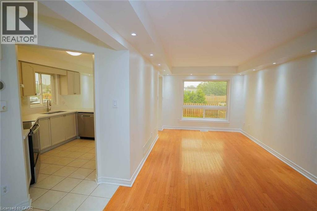 18 Heritage Drive, Guelph, ON - Indoor Photo Showing Other Room