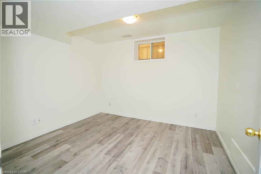 18 Heritage Drive, Guelph, ON - Indoor Photo Showing Other Room