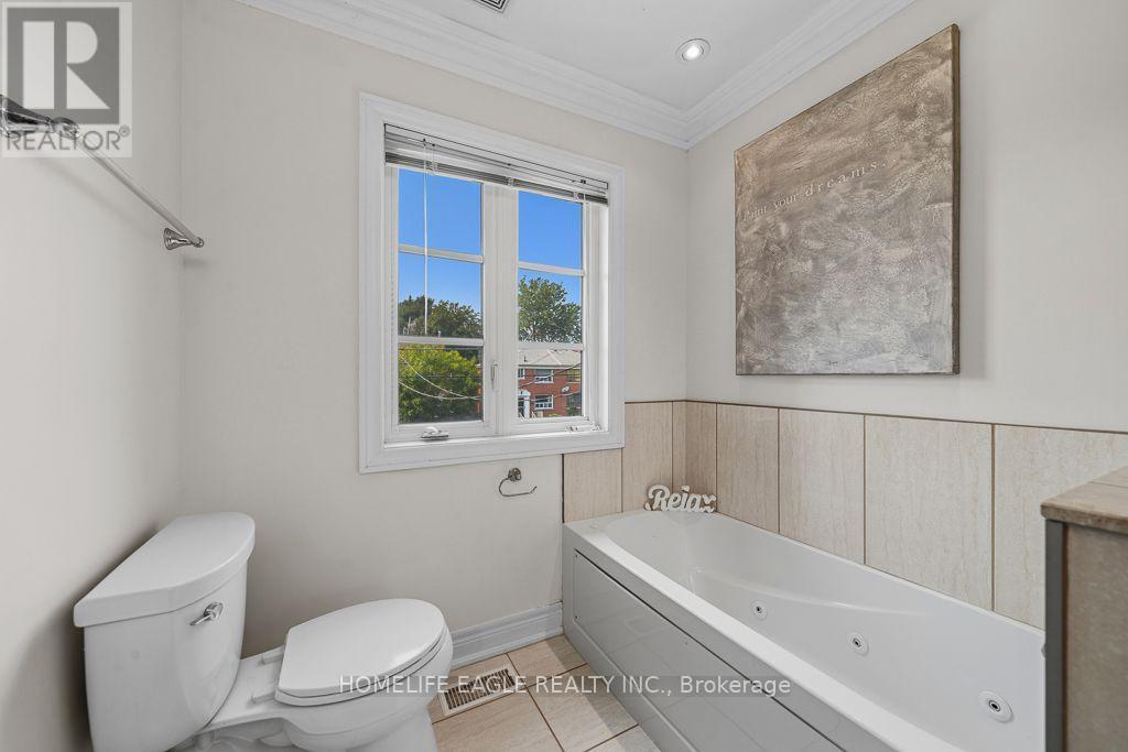 Primary Ensuite Angle 2 - 133 Park Street, Toronto, ON