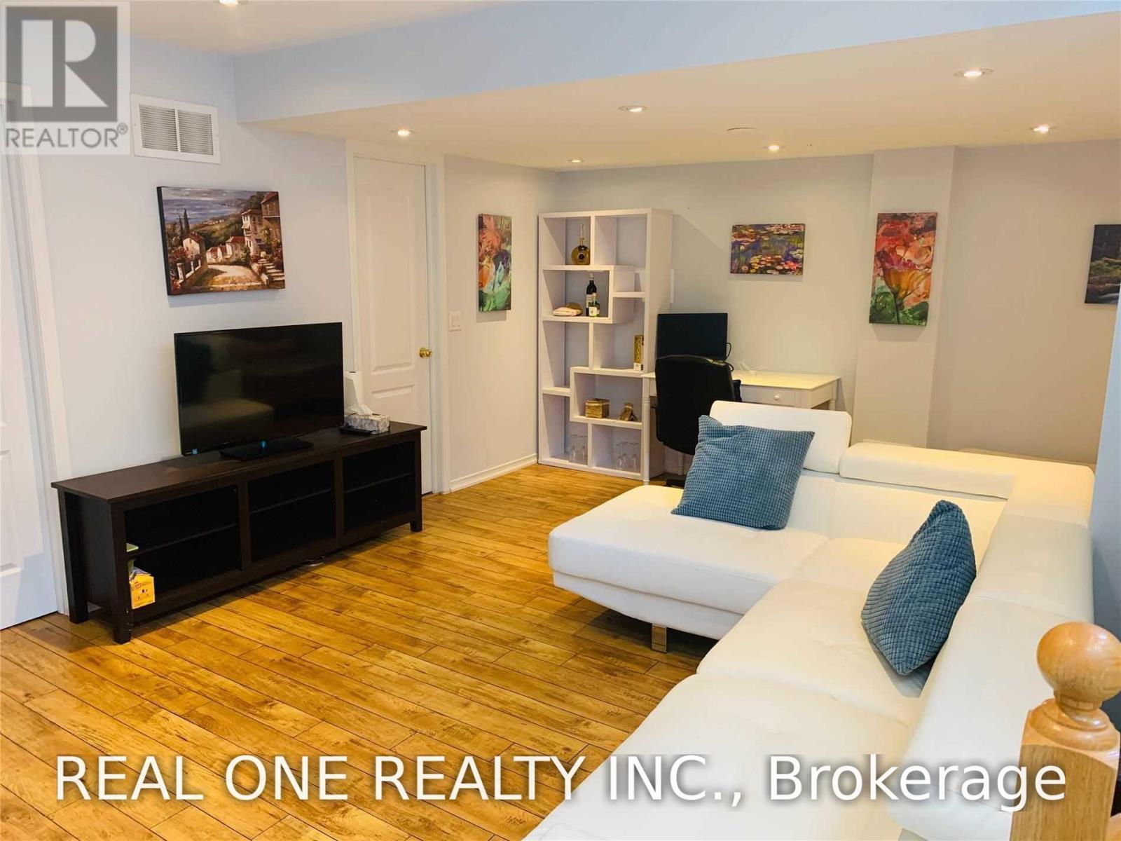 3130 Cabano Crescent, Mississauga, ON - Indoor Photo Showing Living Room