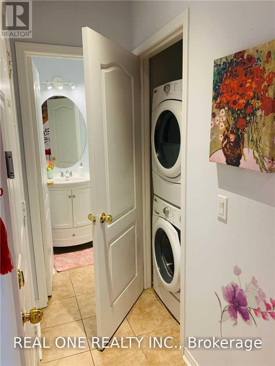 3130 Cabano Crescent, Mississauga, ON - Indoor Photo Showing Laundry Room