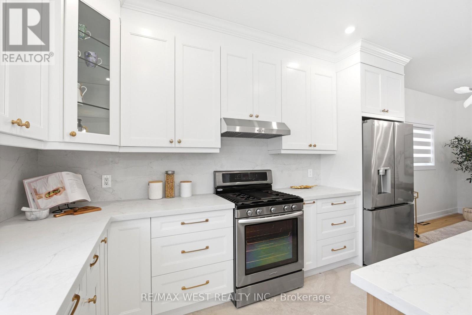3163 Rolling Stone Court, Mississauga, ON - Indoor Photo Showing Kitchen