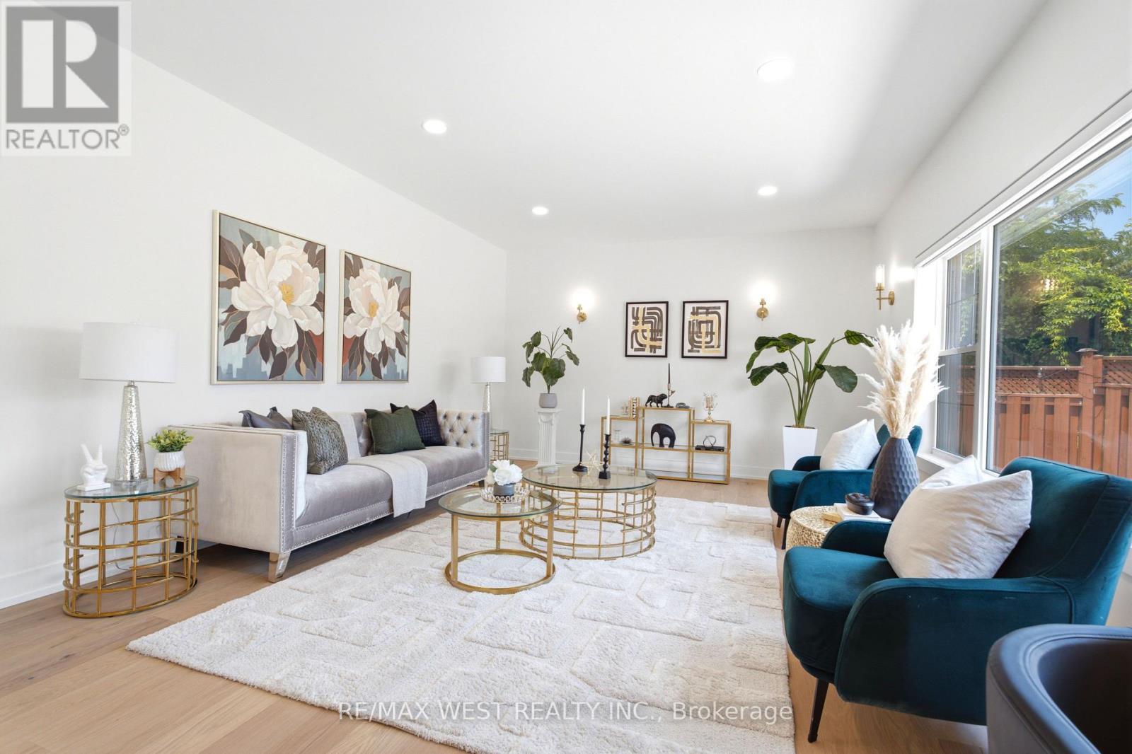 3163 Rolling Stone Court, Mississauga, ON - Indoor Photo Showing Living Room