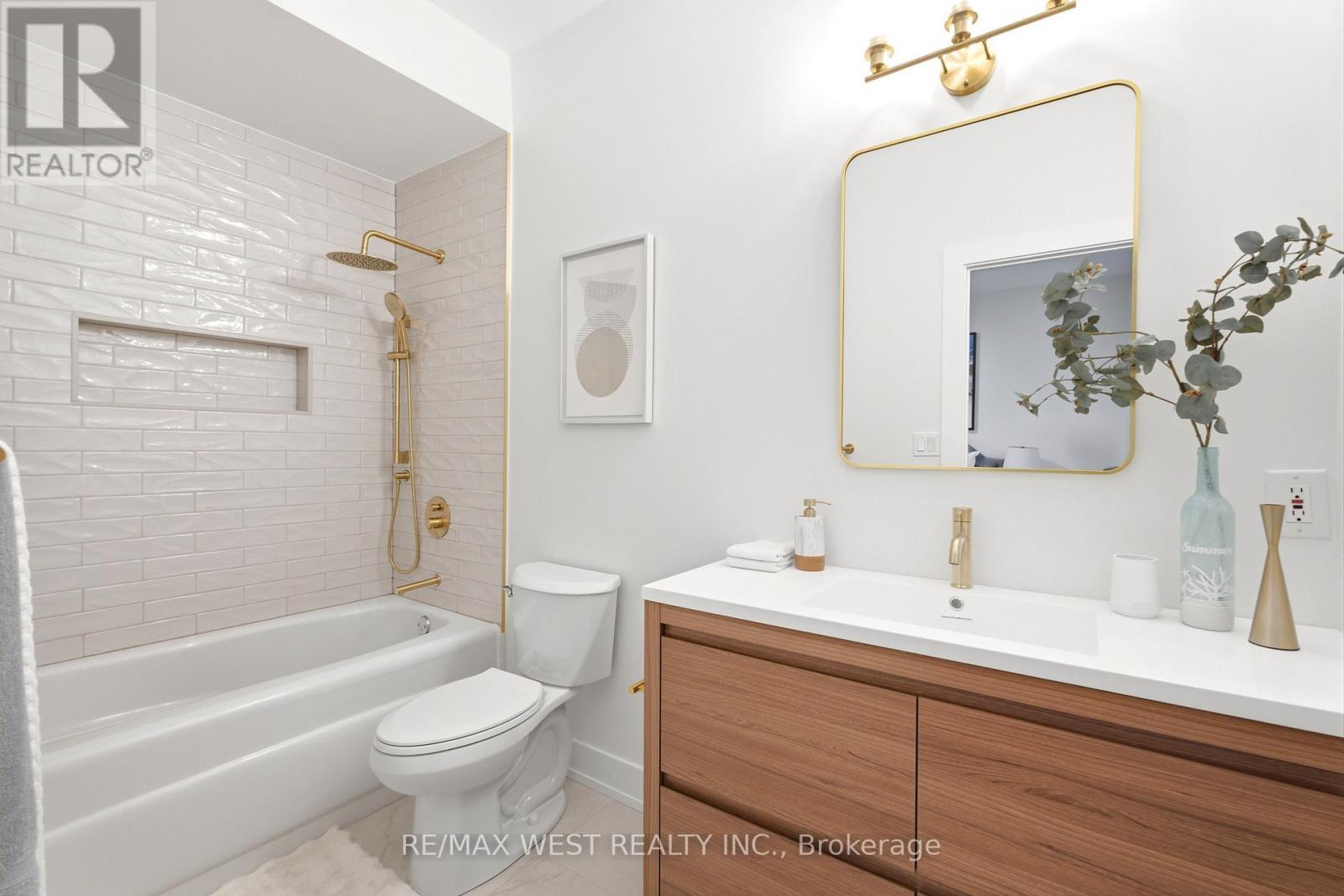 3163 Rolling Stone Court, Mississauga, ON - Indoor Photo Showing Bathroom