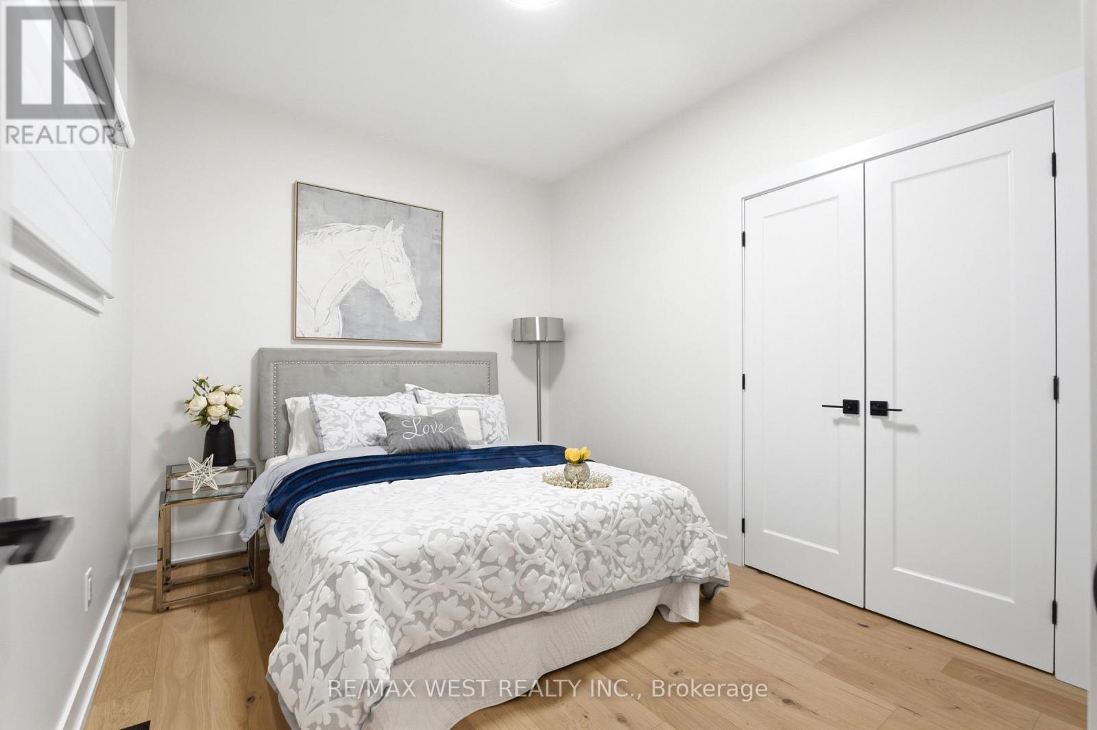 3163 Rolling Stone Court, Mississauga, ON - Indoor Photo Showing Bedroom