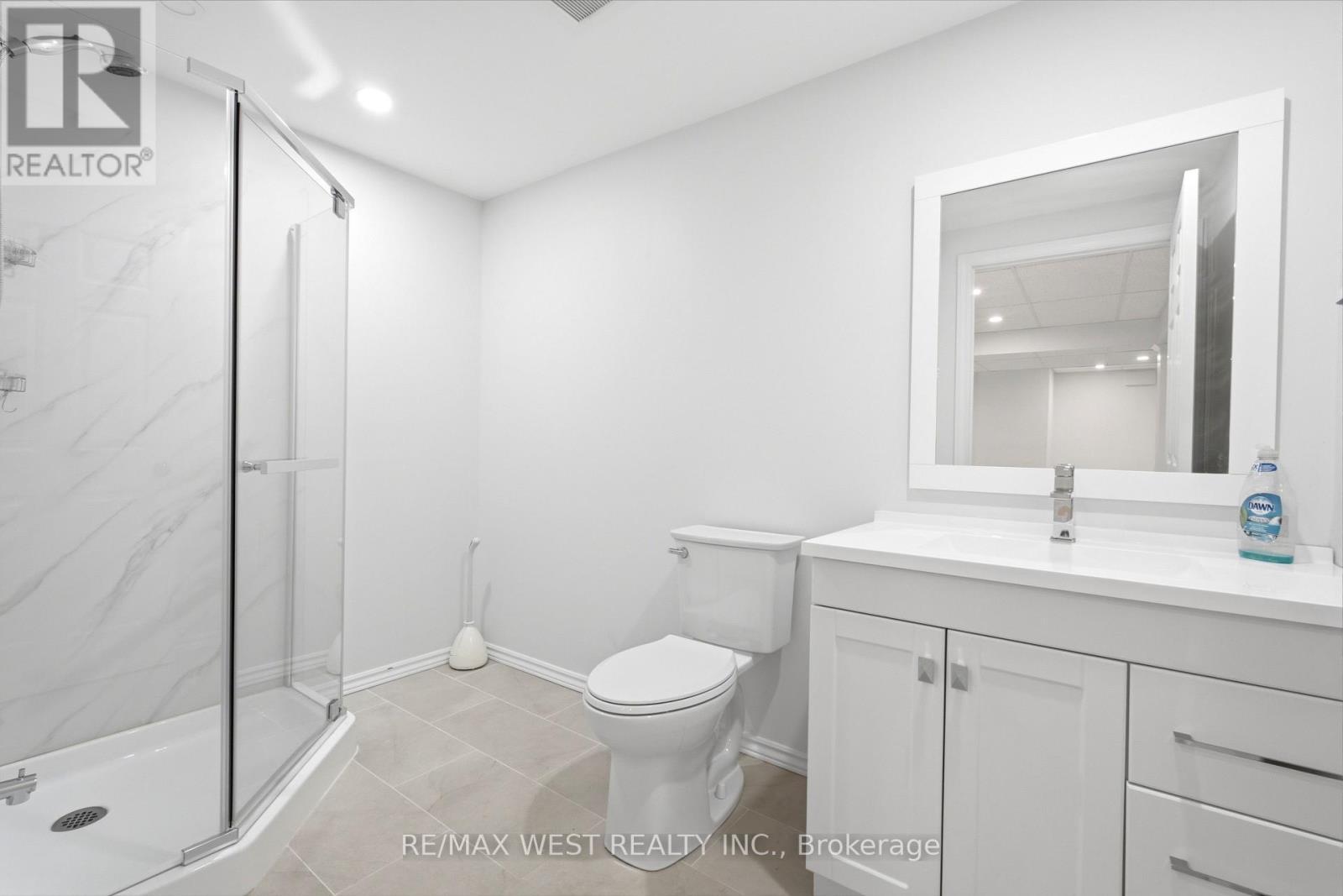 3163 Rolling Stone Court, Mississauga, ON - Indoor Photo Showing Bathroom