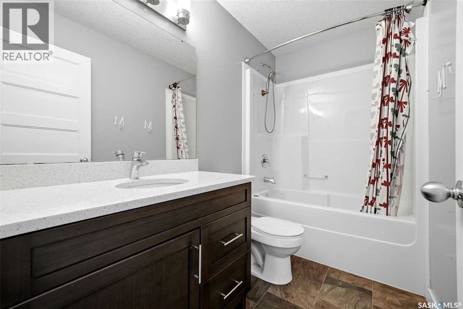 4354 Green Olive Way E, Regina, SK - Indoor Photo Showing Bathroom