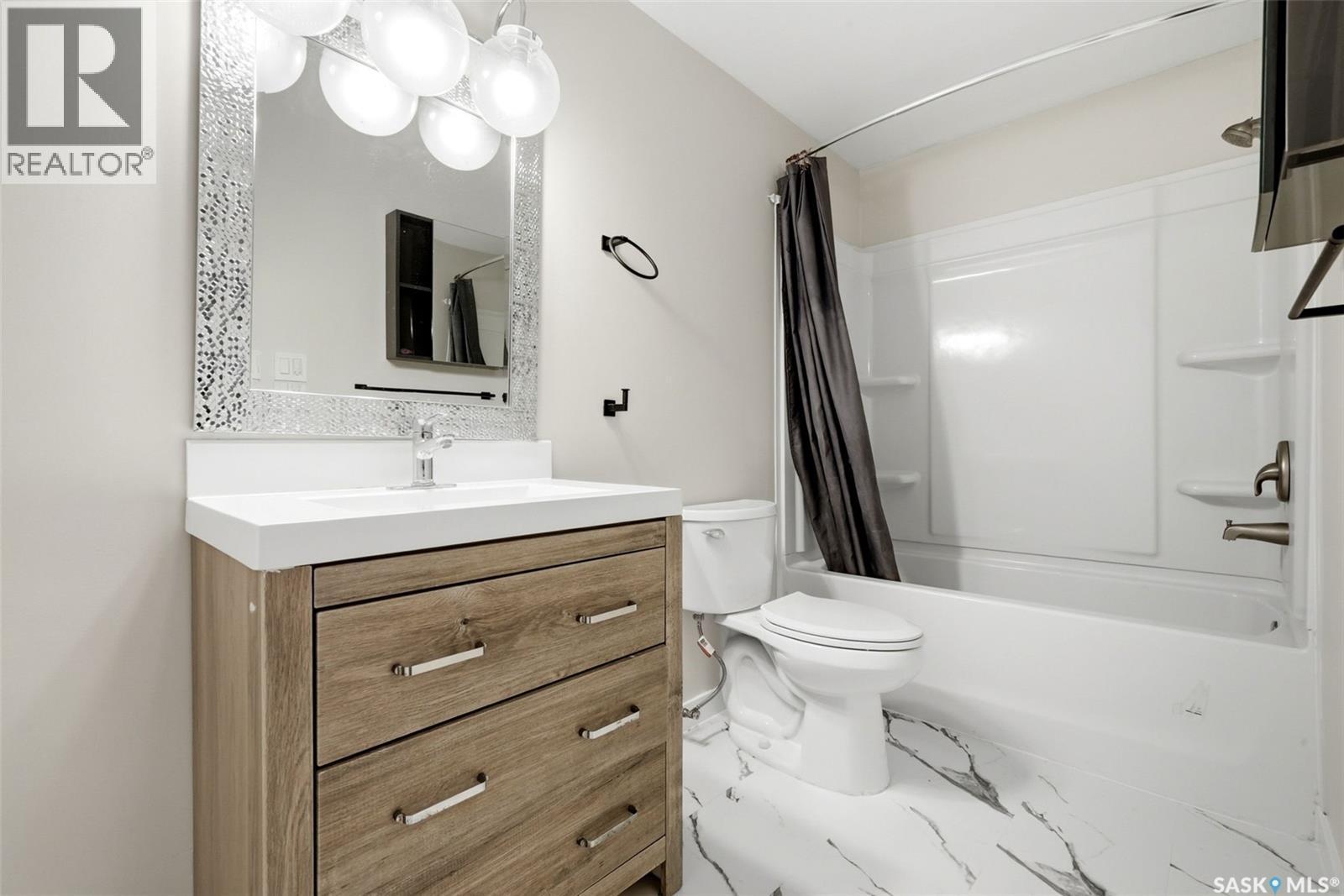4354 Green Olive Way E, Regina, SK - Indoor Photo Showing Bathroom