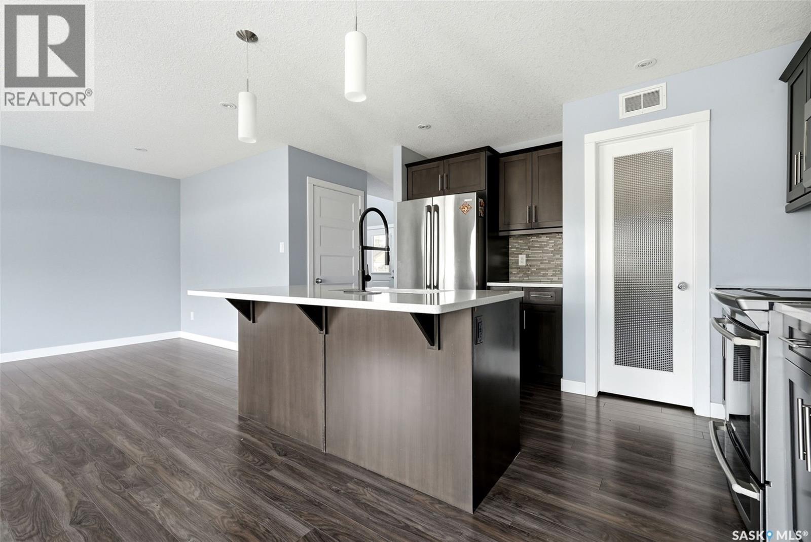 4354 Green Olive Way E, Regina, SK - Indoor Photo Showing Kitchen With Upgraded Kitchen
