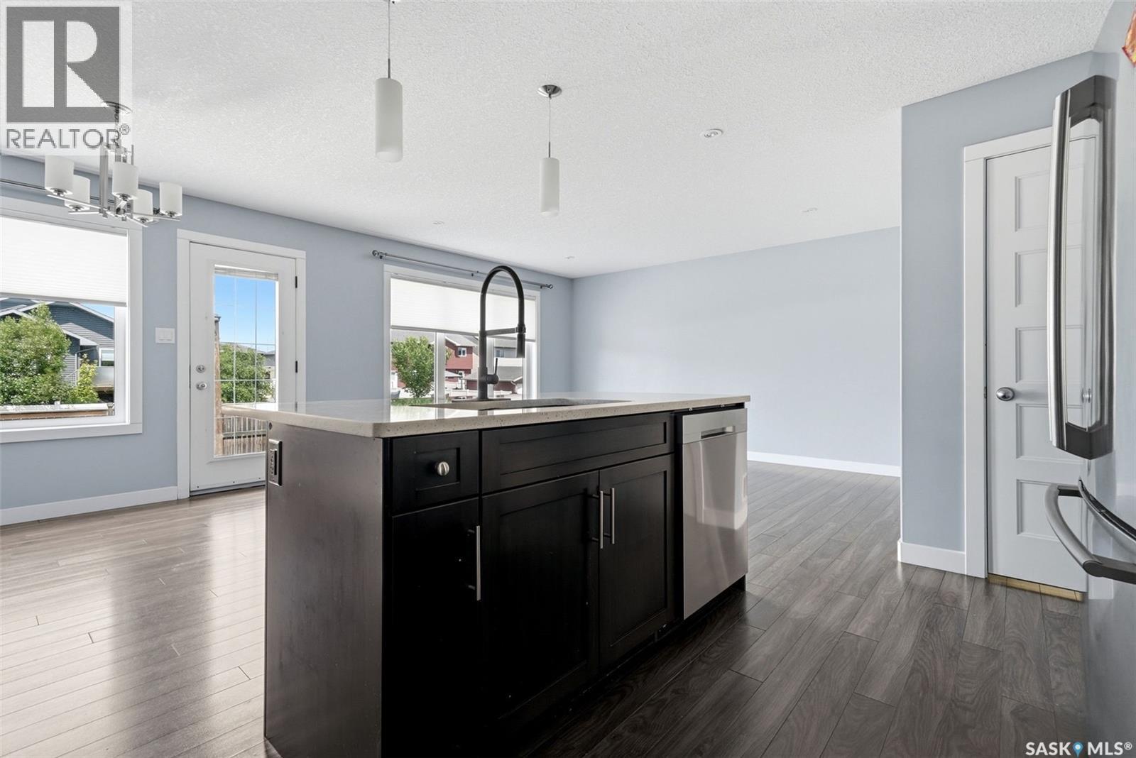 4354 Green Olive Way E, Regina, SK - Indoor Photo Showing Kitchen