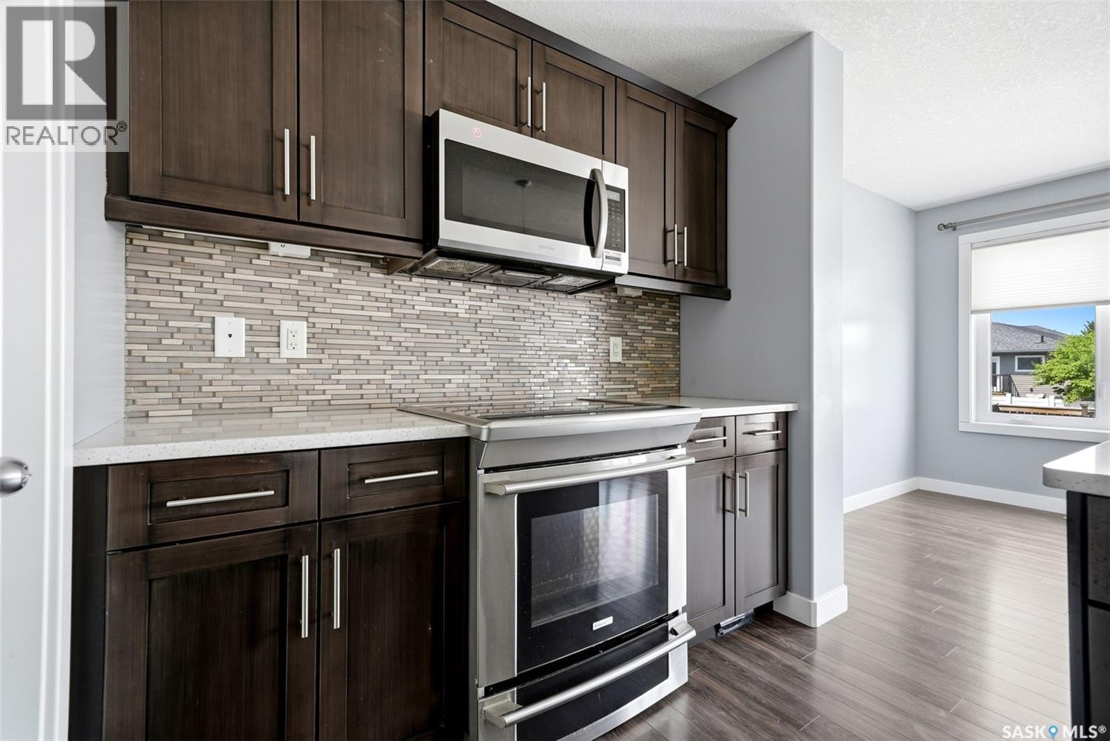 4354 Green Olive Way E, Regina, SK - Indoor Photo Showing Kitchen With Upgraded Kitchen