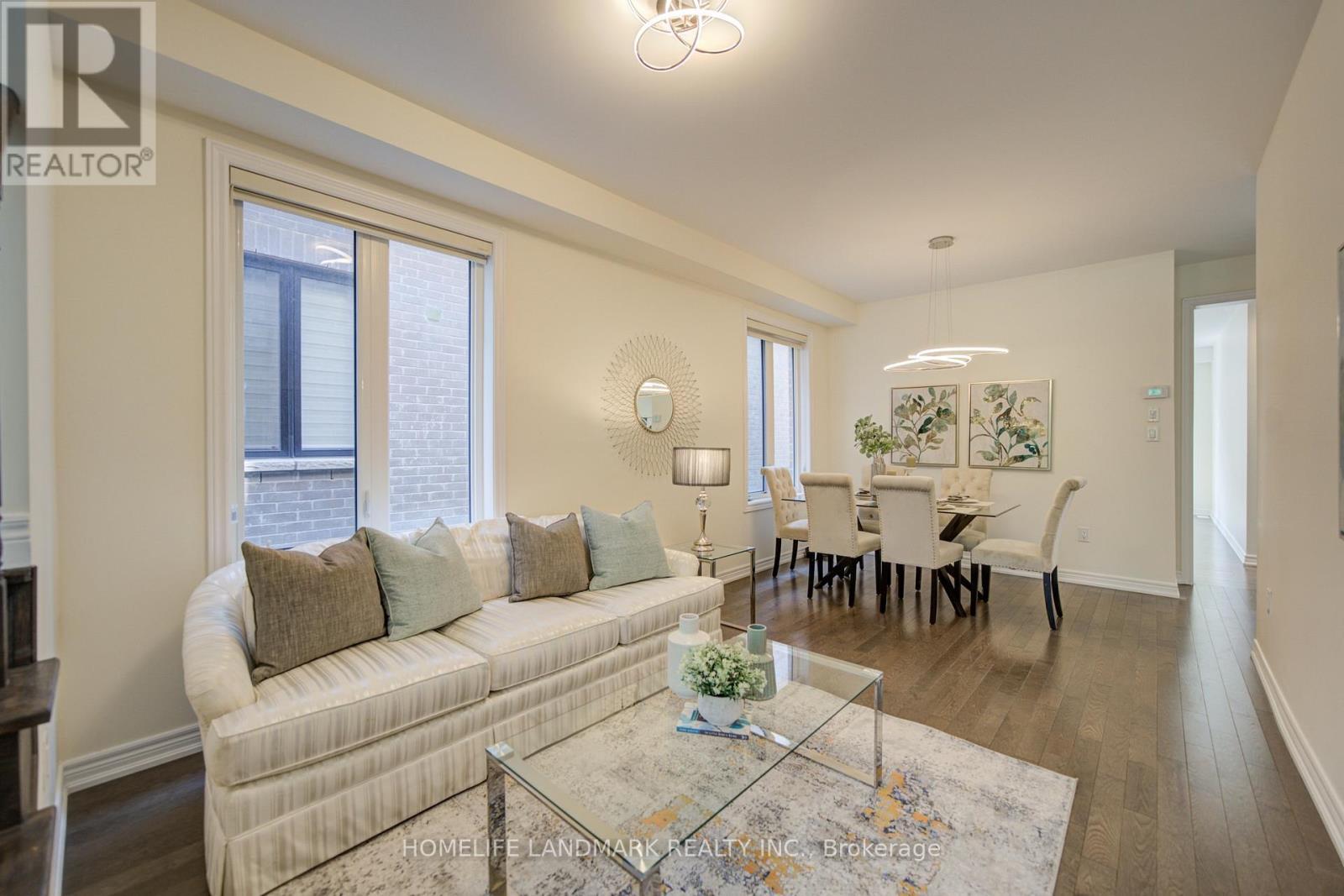 77 Mccague Avenue, Richmond Hill, ON - Indoor Photo Showing Living Room