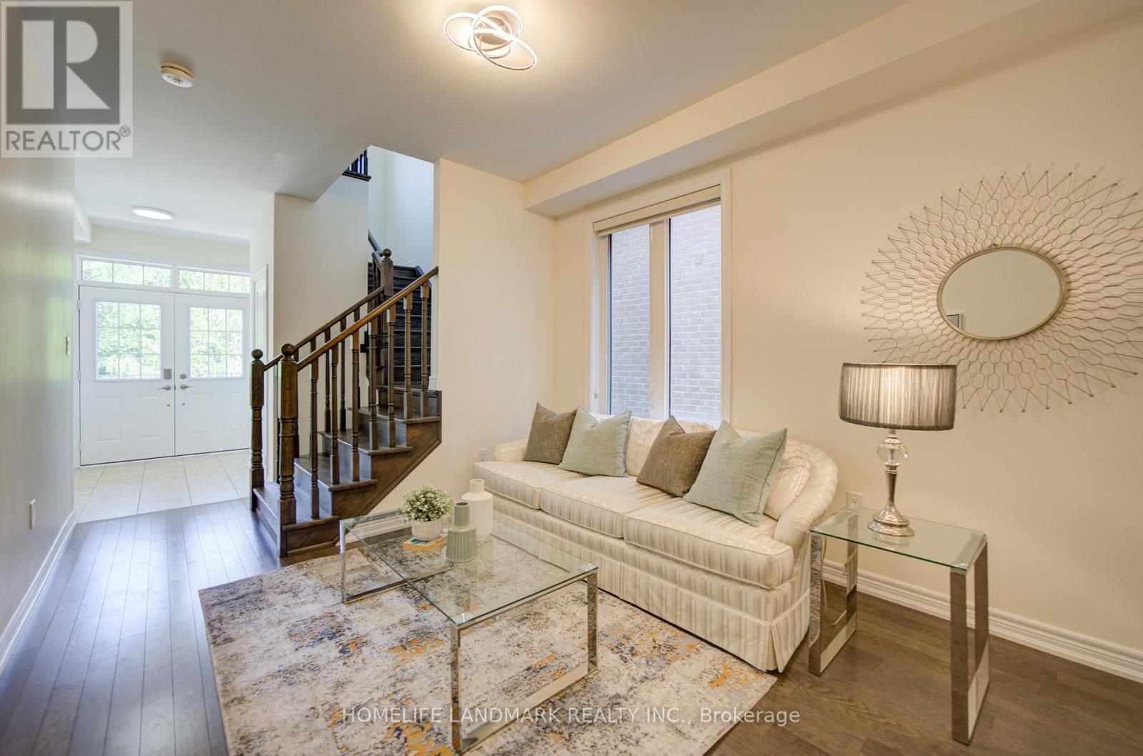 77 Mccague Avenue, Richmond Hill, ON - Indoor Photo Showing Living Room