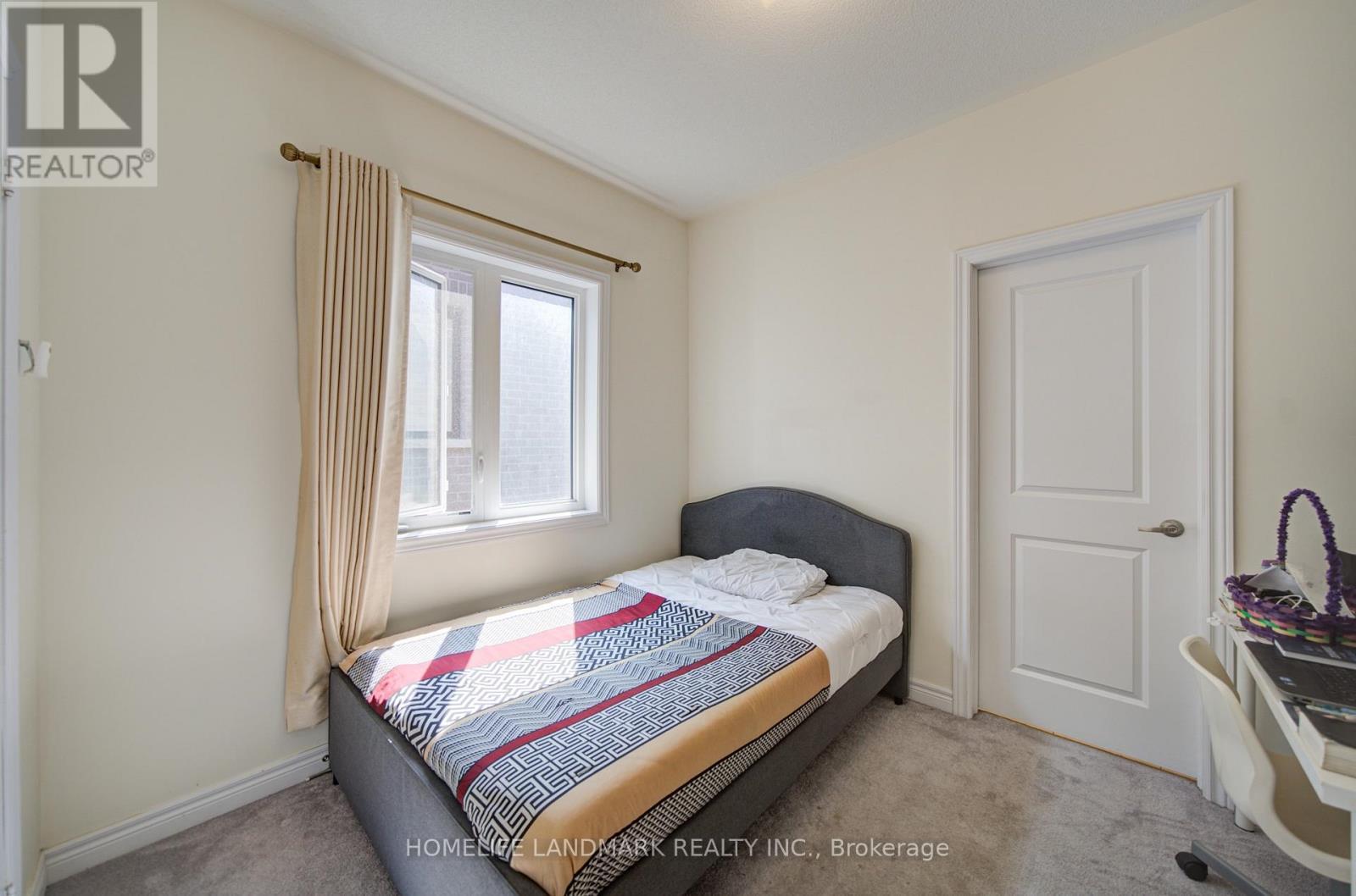 77 Mccague Avenue, Richmond Hill, ON - Indoor Photo Showing Bedroom