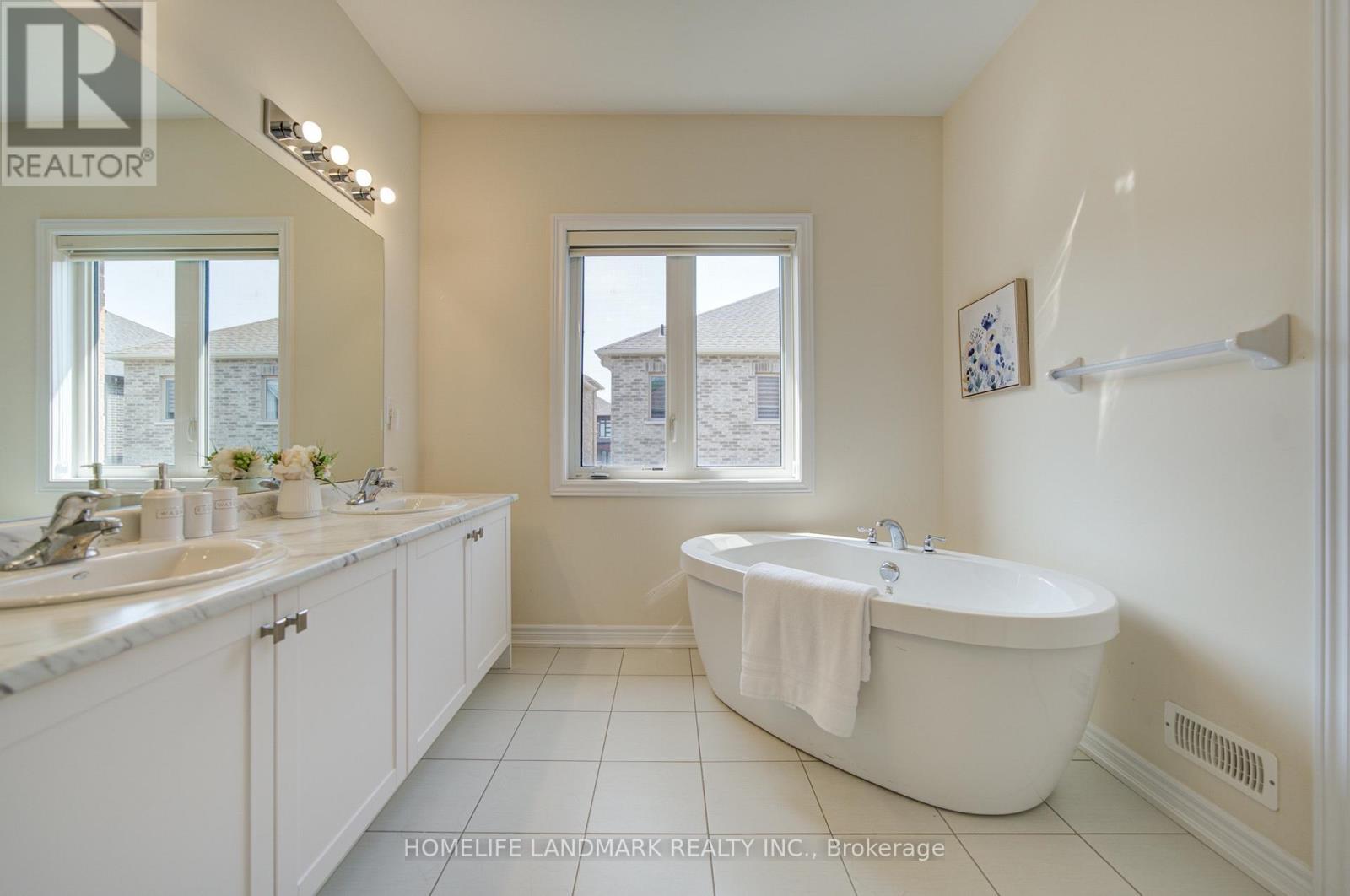 77 Mccague Avenue, Richmond Hill, ON - Indoor Photo Showing Bathroom