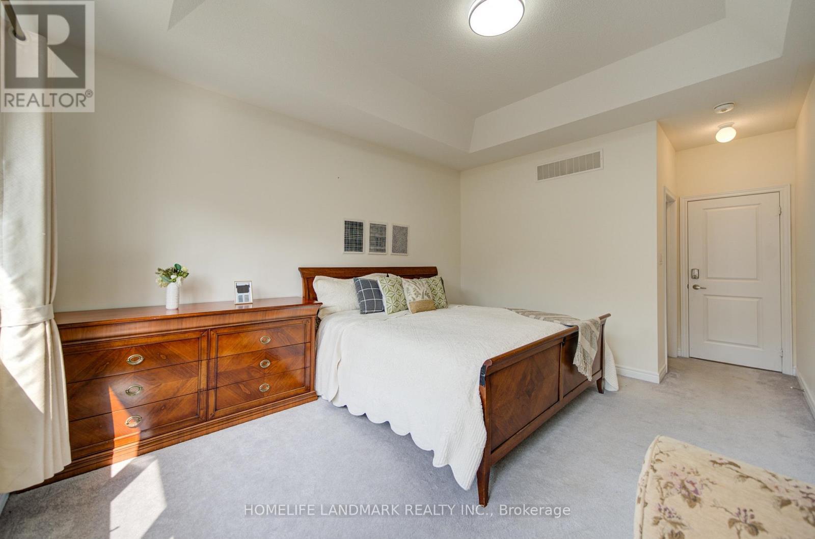 77 Mccague Avenue, Richmond Hill, ON - Indoor Photo Showing Bedroom