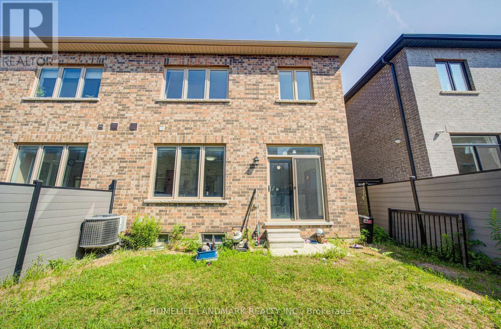 77 Mccague Avenue, Richmond Hill, ON - Outdoor