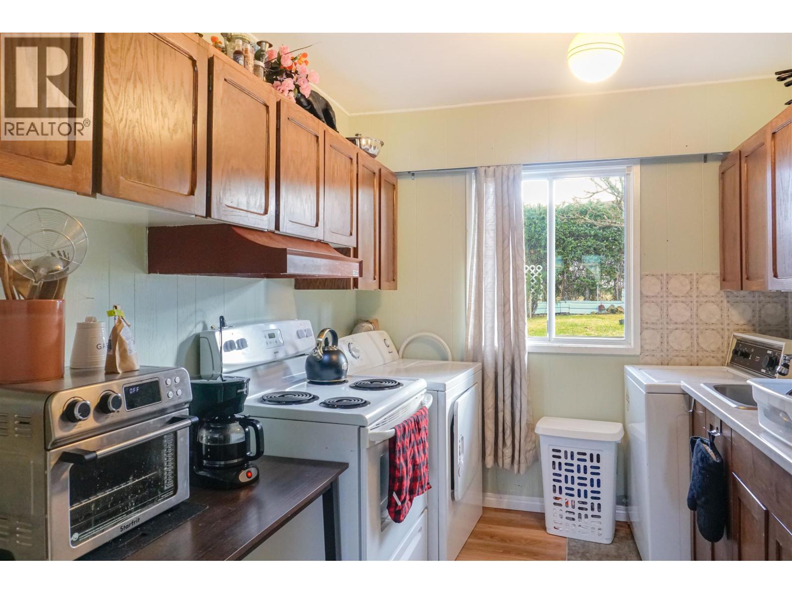 5 Grebe Street, Kitimat, BC - Indoor Photo Showing Kitchen